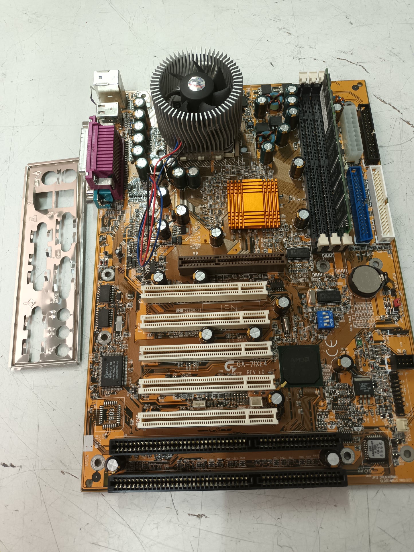 Gigabyte ga-7IXE4 Rev: 1.0, PLACA BASE (PL-8)