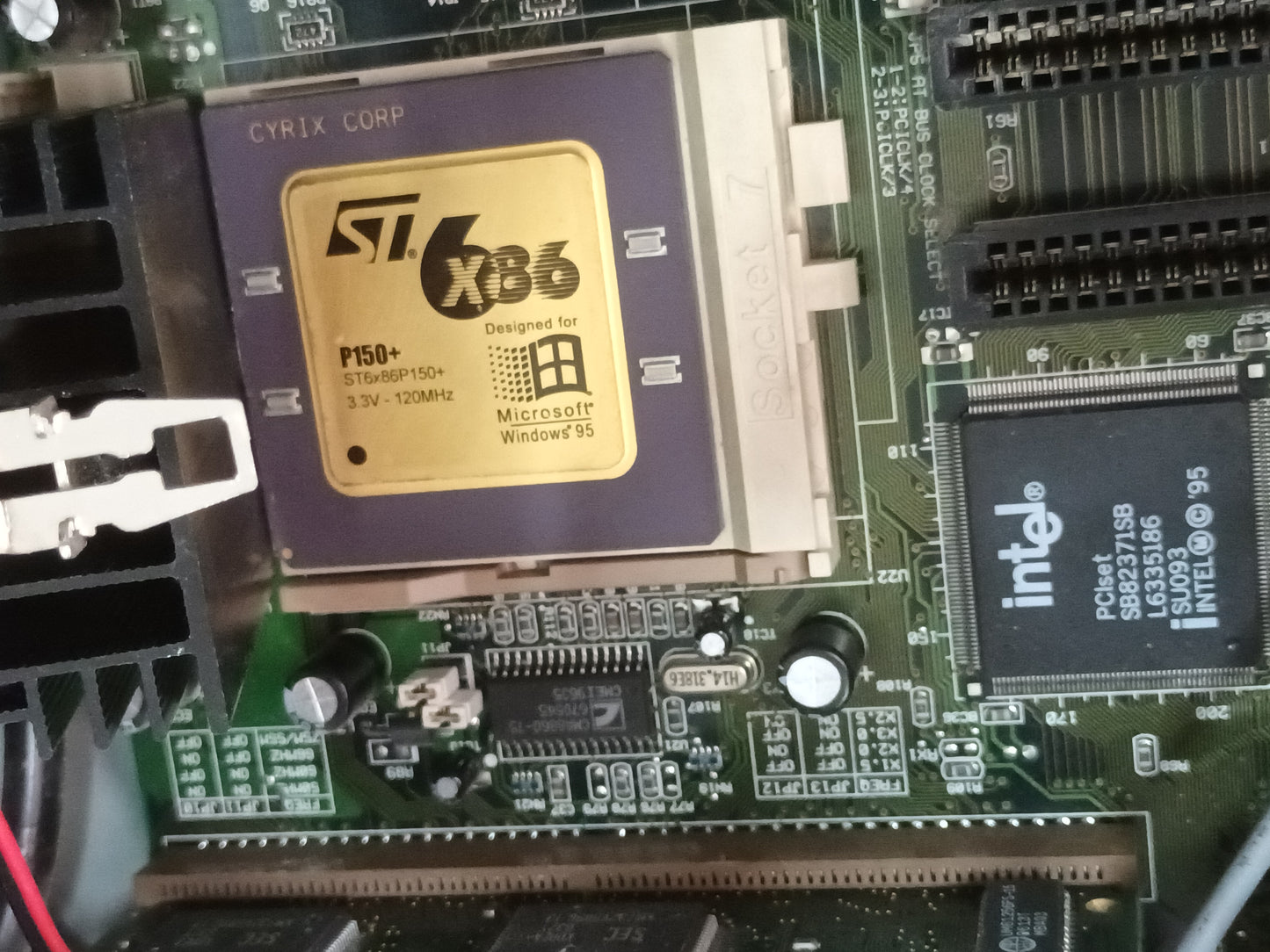 PC ANTIGUA, RETRO, CYRIX, (N-31)