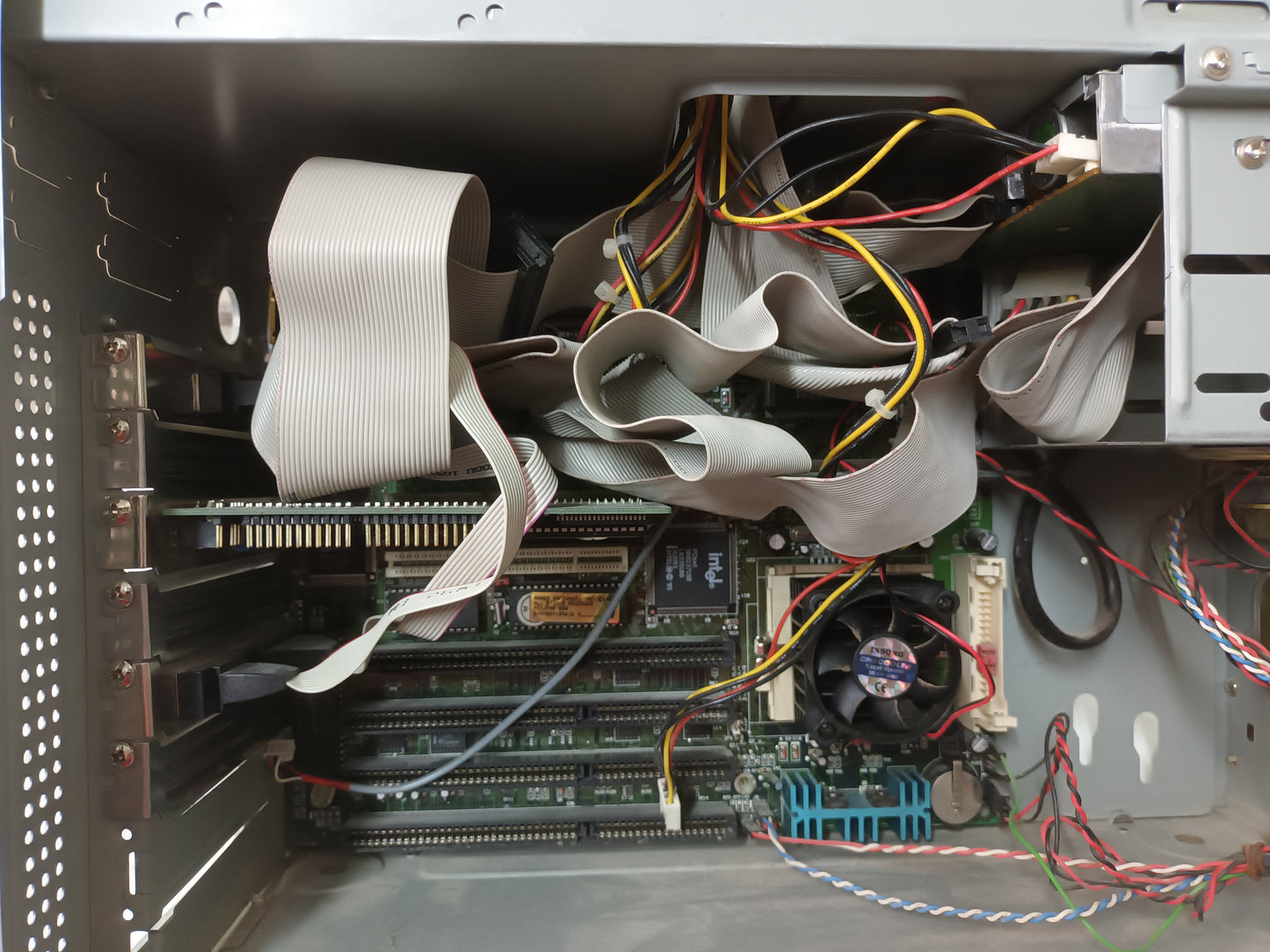 PC ANTIGUA, RETRO, CYRIX, (N-31)