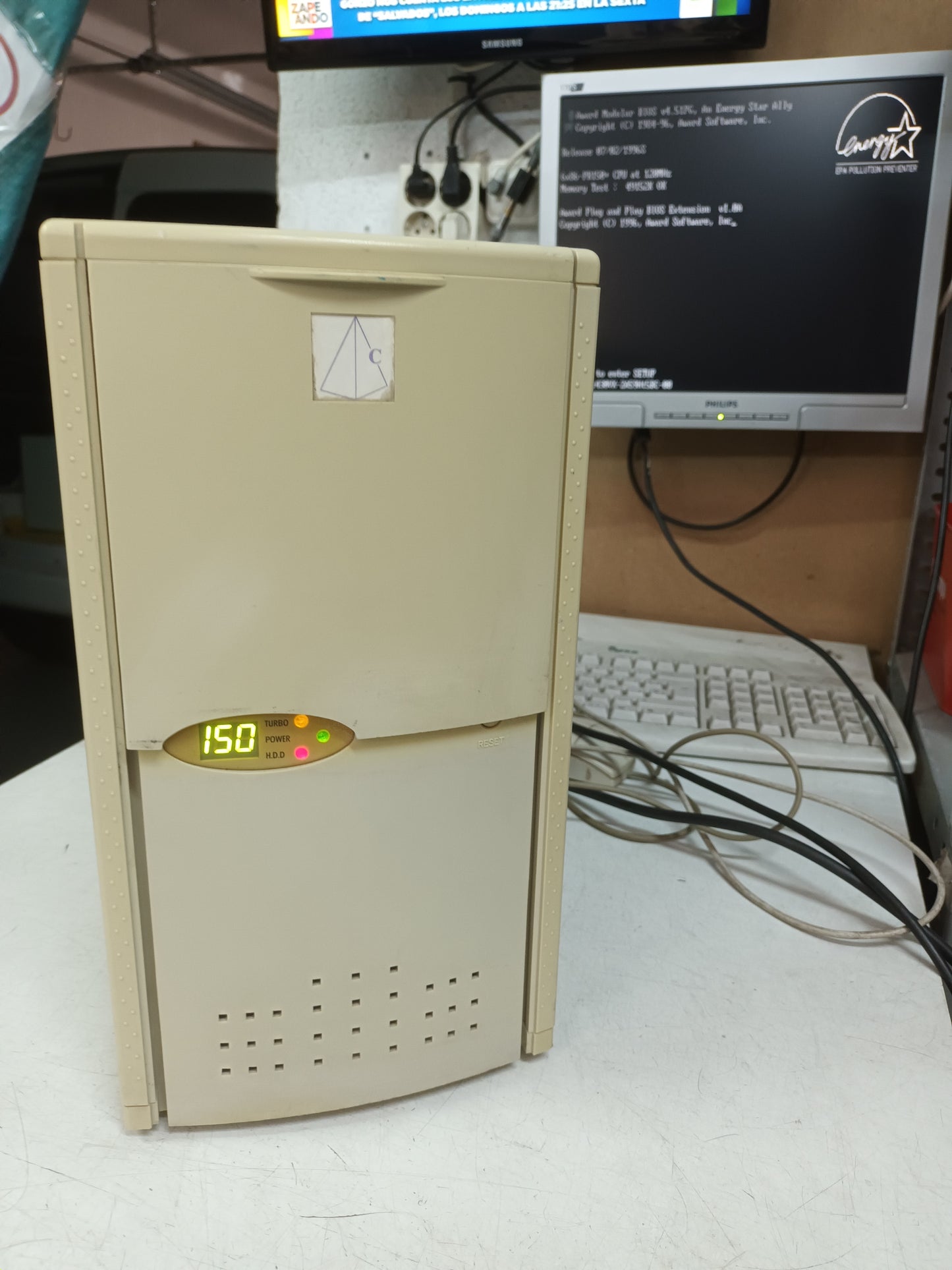 PC ANTIGUA, RETRO, CYRIX, (N-31)