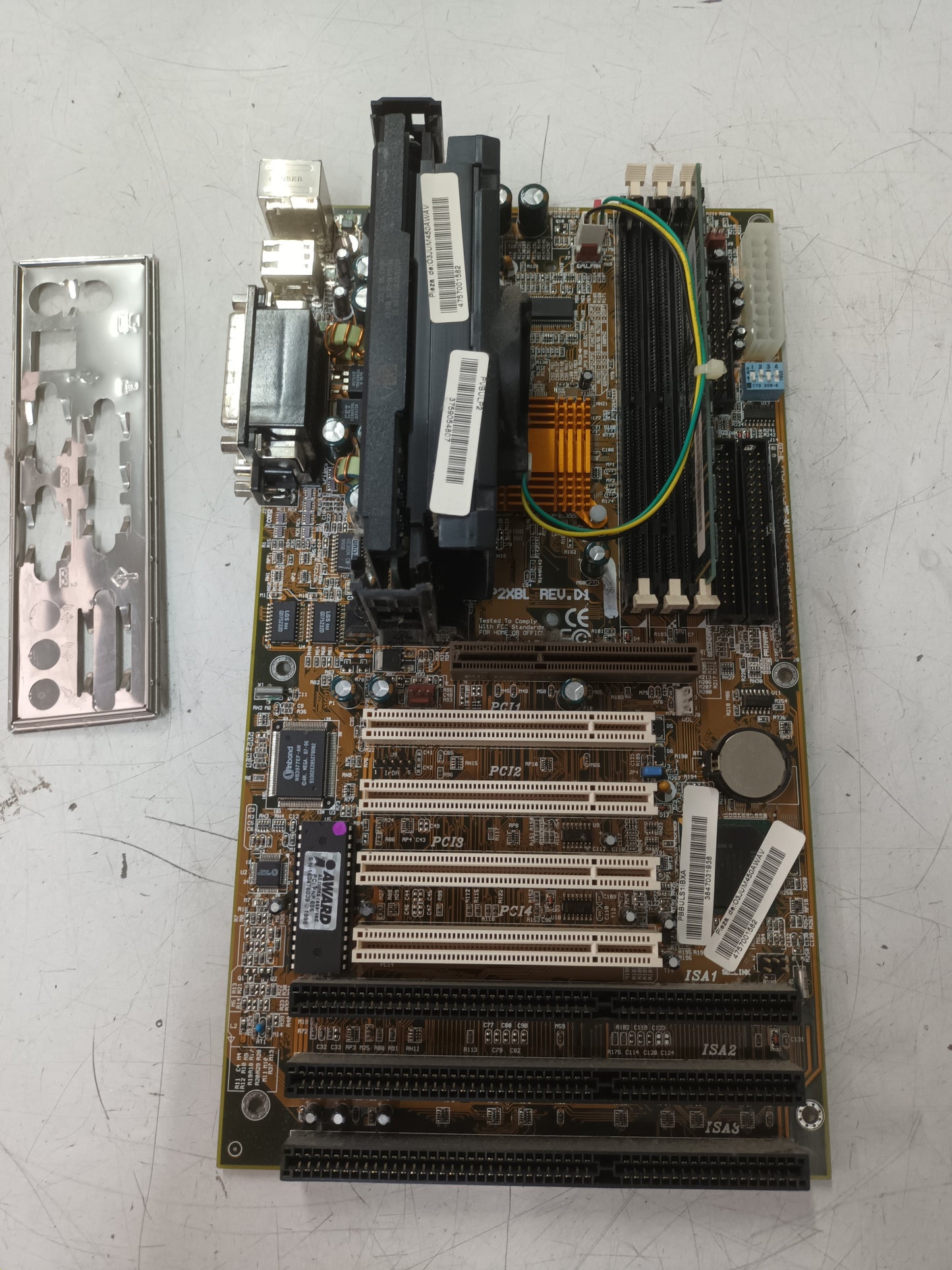 Placa base DFI P2XBL, REV. D1, (ref.-9)