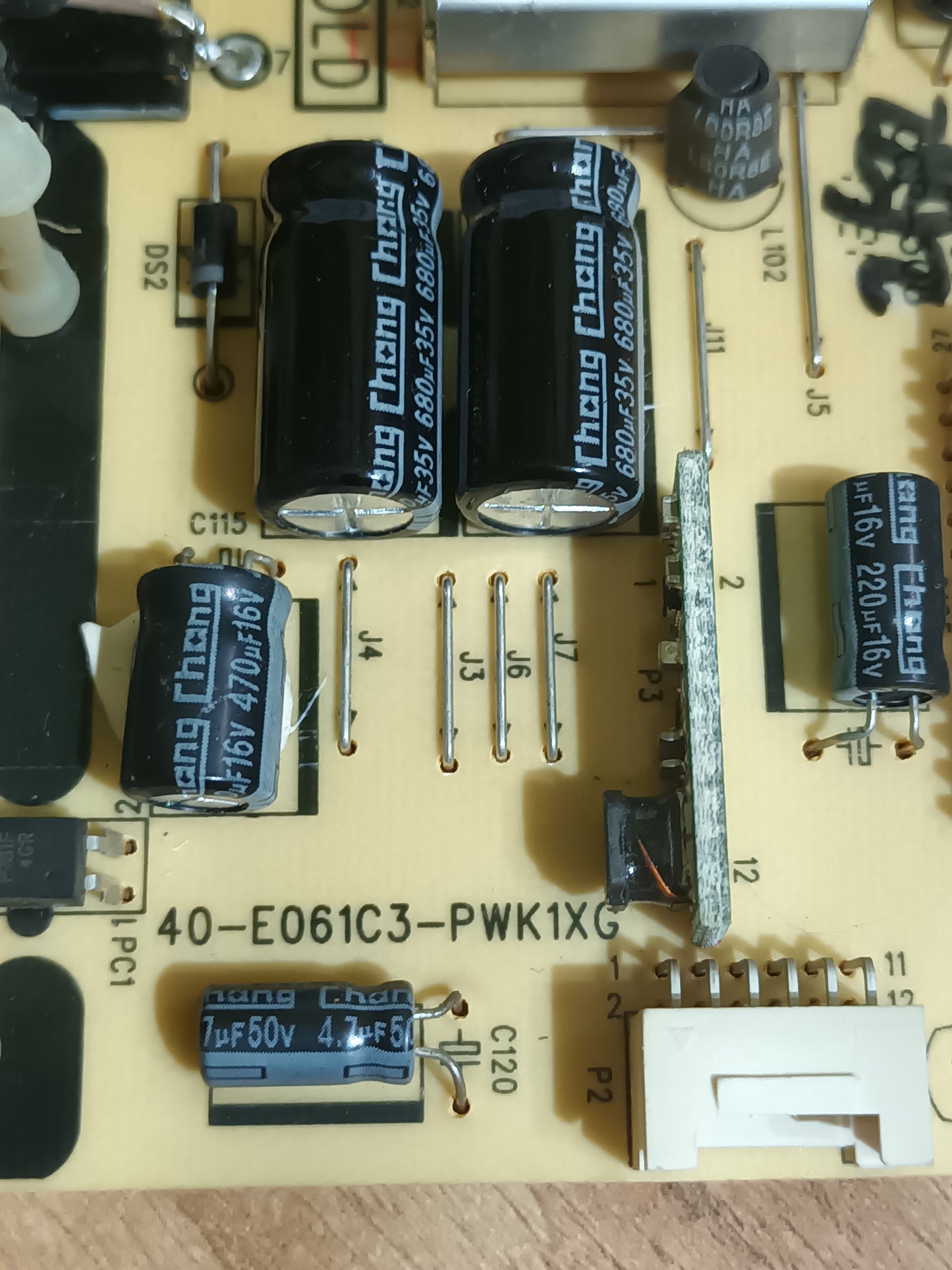 40-E061C3-PWK1XG, de TCL-L26E4153