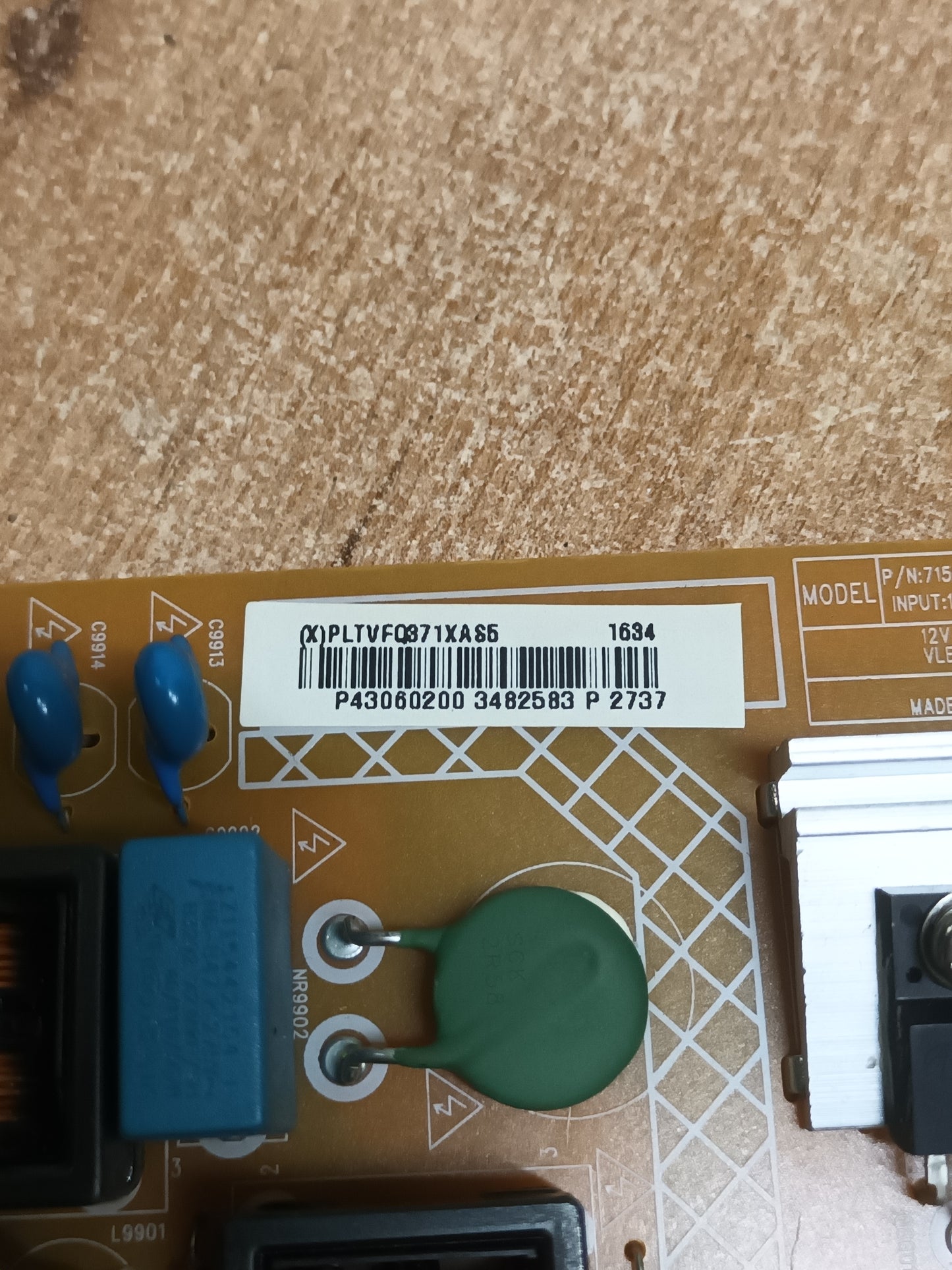 715G7574-P01-W03-0H2M, de TV LG43LH500T