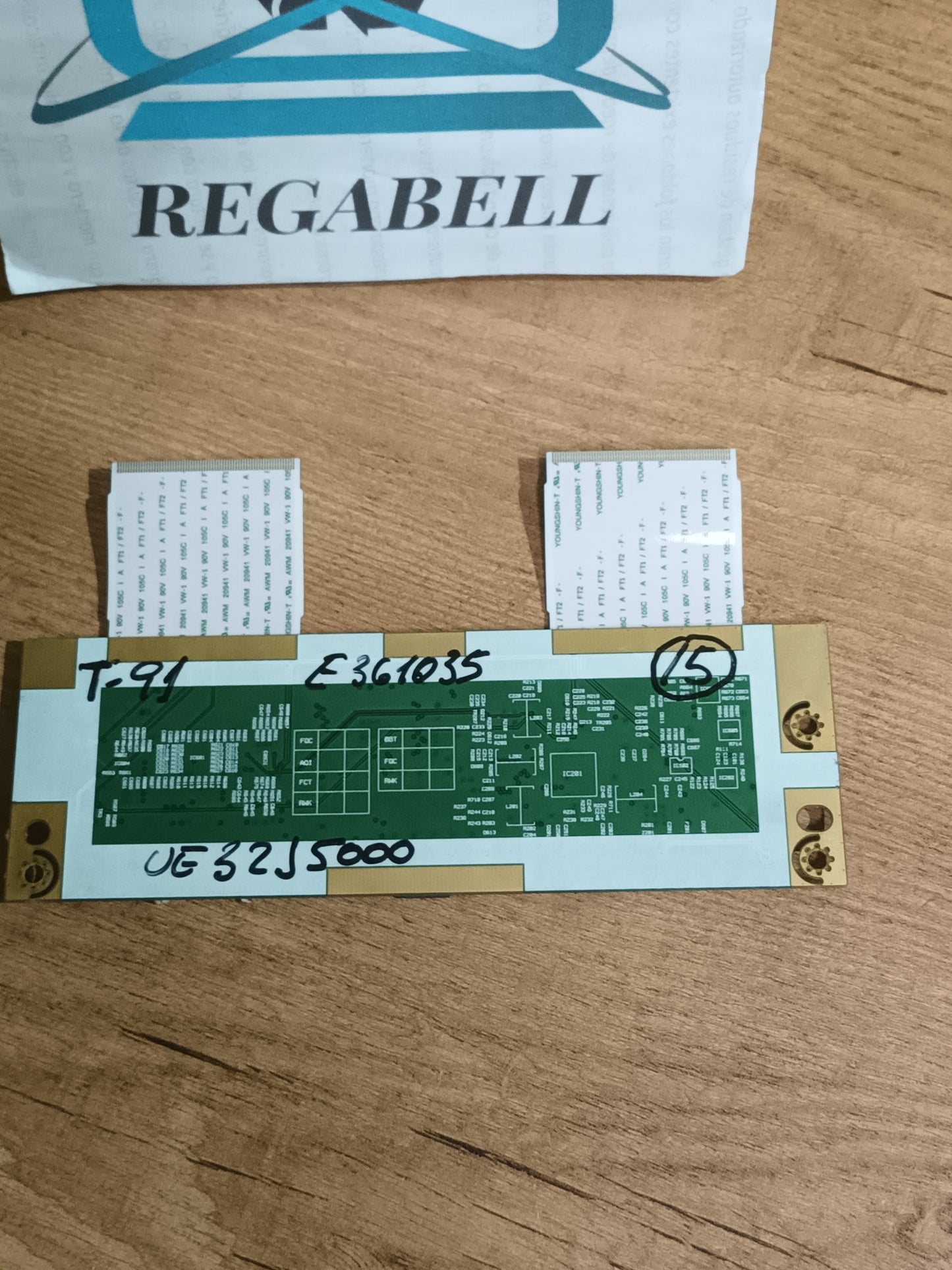 HV320FHD-N10, de SAMSUNG UE32J5000AW