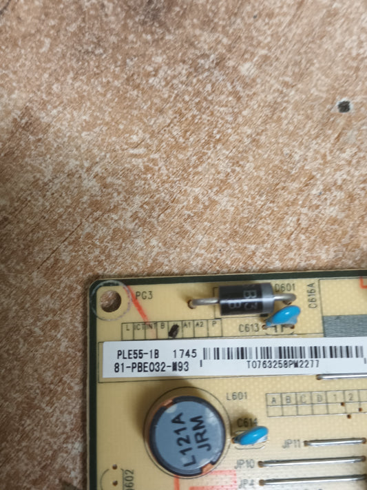 PLE55, de tv THOMSON 32HB5426,