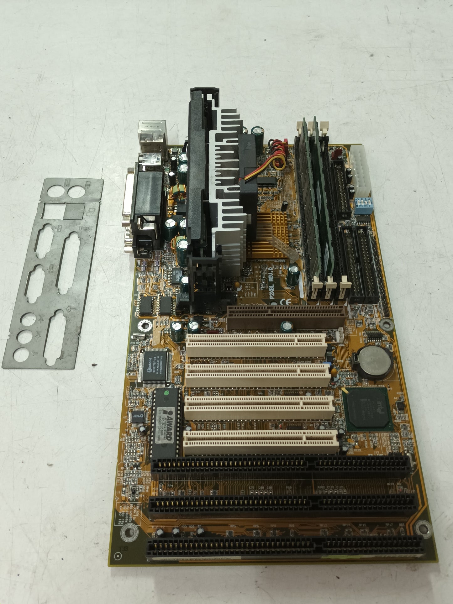 Placa Base DFI P2XBL REV.D, (ref. 20)
