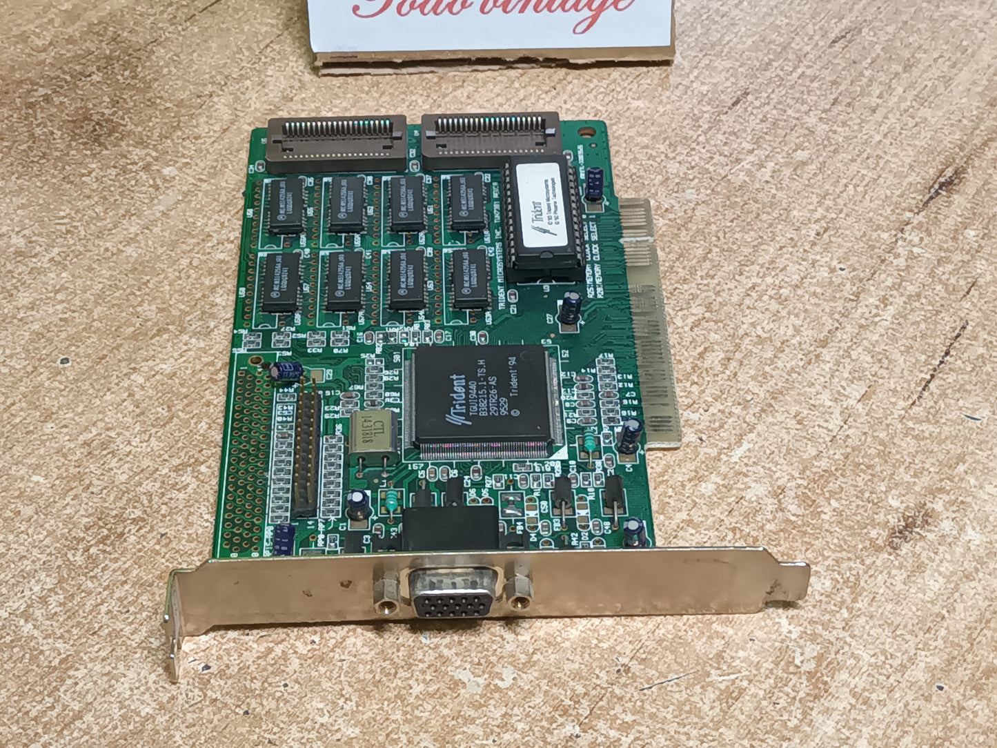 Tarjeta gráfica VGA Trident TGUI9440 PCI