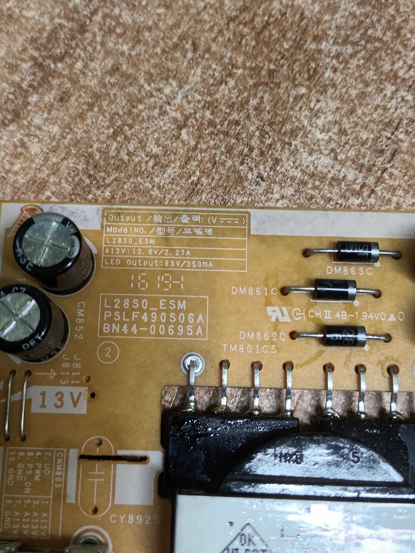 BN44-00695A, de TV Samsung: UE28J4200AW