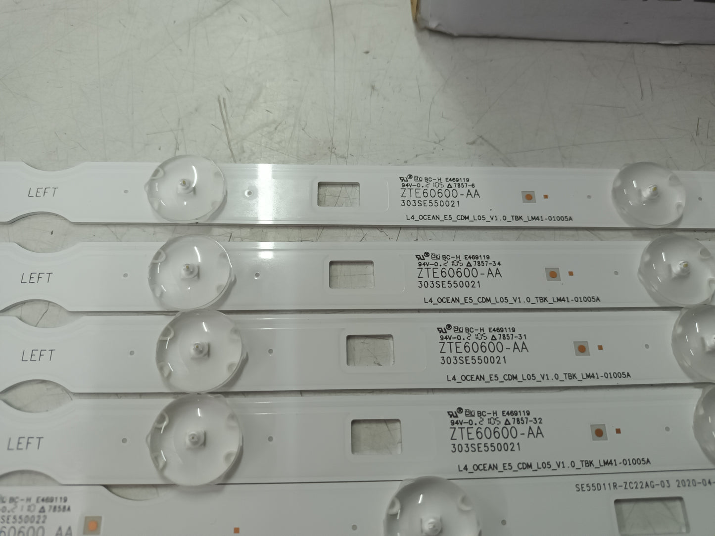 KIT 8 tiras de retroiluminación de GRUNDIG 55GFU7960B
