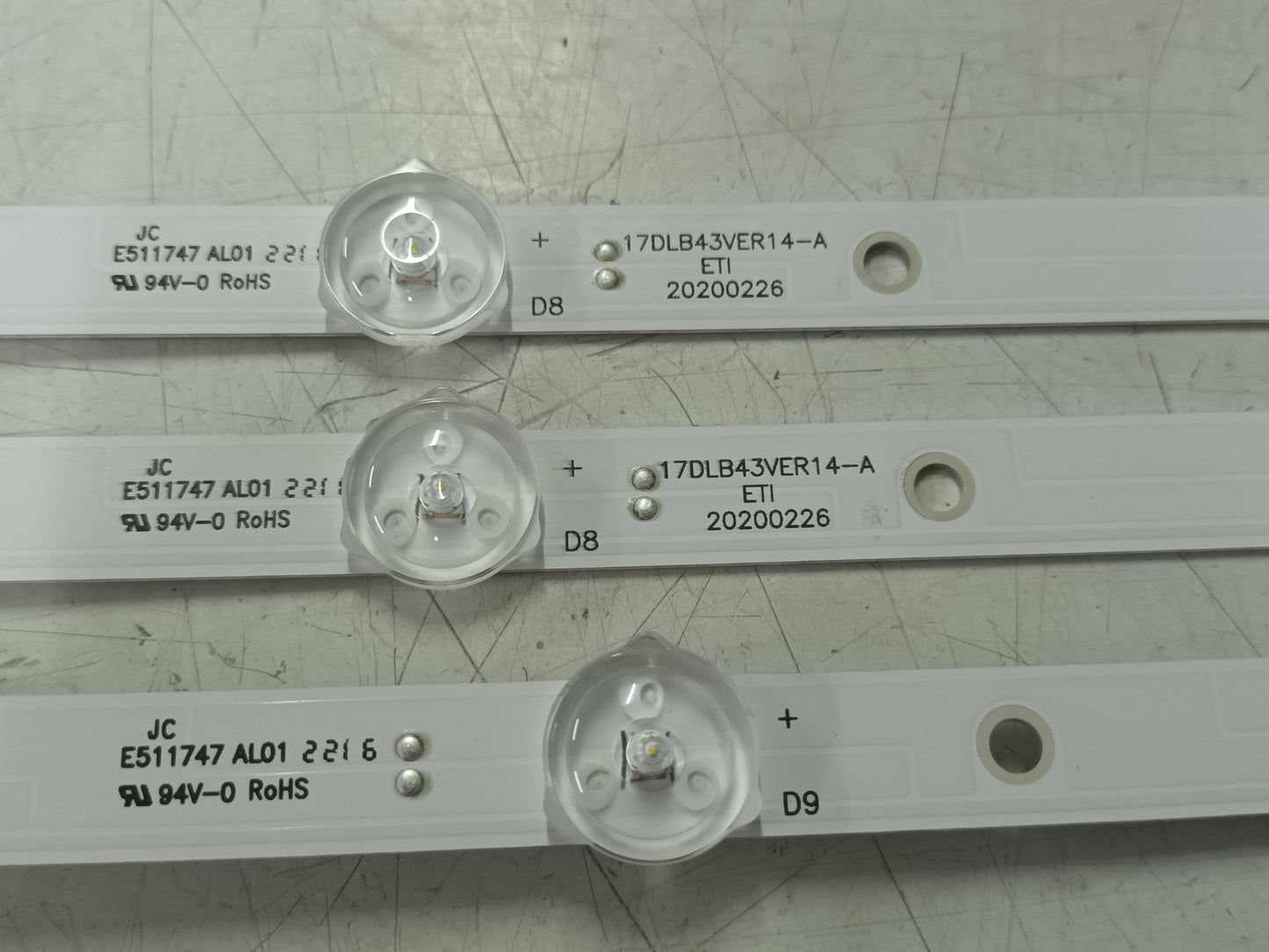 KIT 3 tiras de retroiluminación de TOSHIBA 43UA3083DG