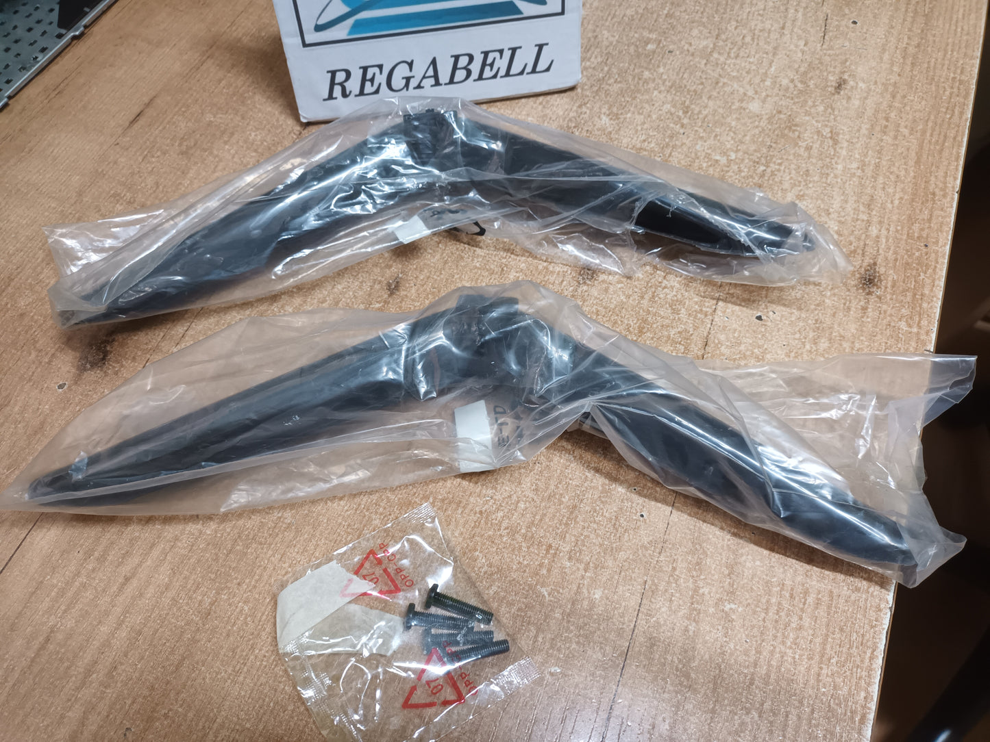 PIES DE XIAOMI TV P1E 65"· , NUEVOS, ref.133