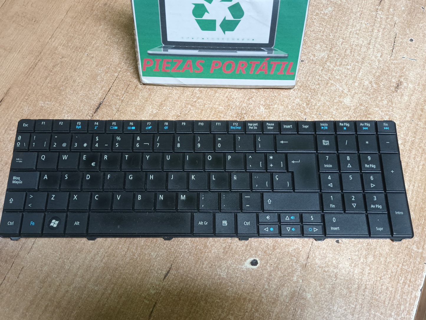 TECLADO PAKARD BELL REFERENCIA: MP-09G36E0-698,