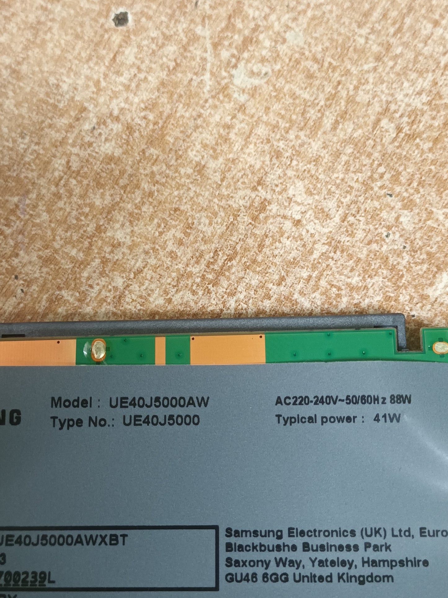 BN94-10867X, de SAMSUNG UE40J5000AW