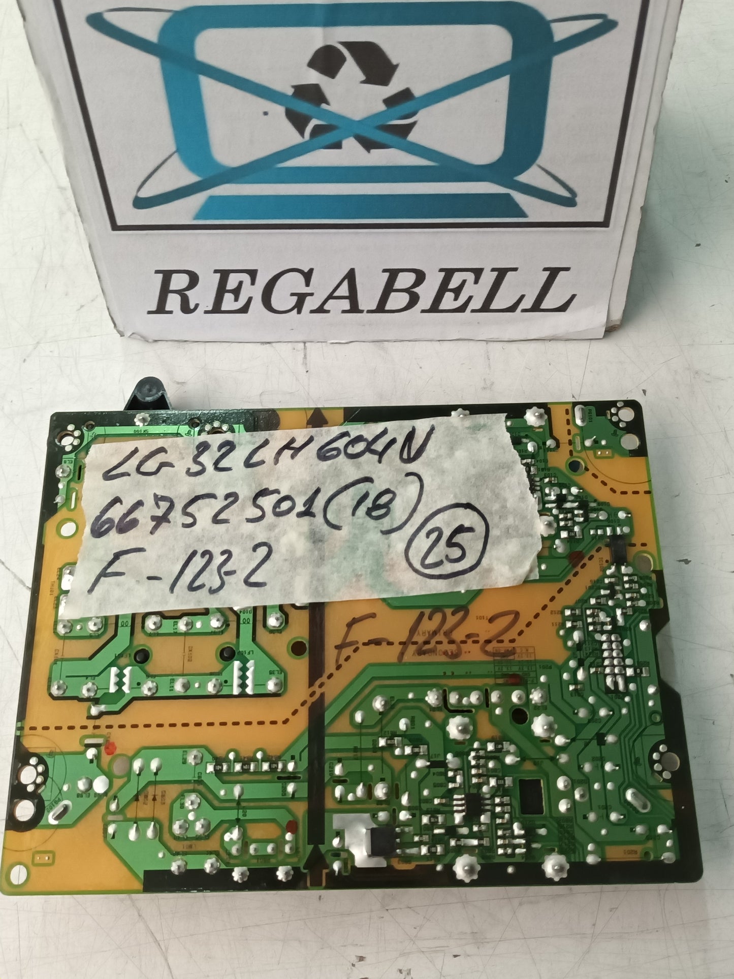 EAX667525011(1.8), de LG 32LH604V