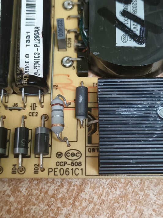 PE061C1 E INVERTER LED, de THOMSON 24FU5253C