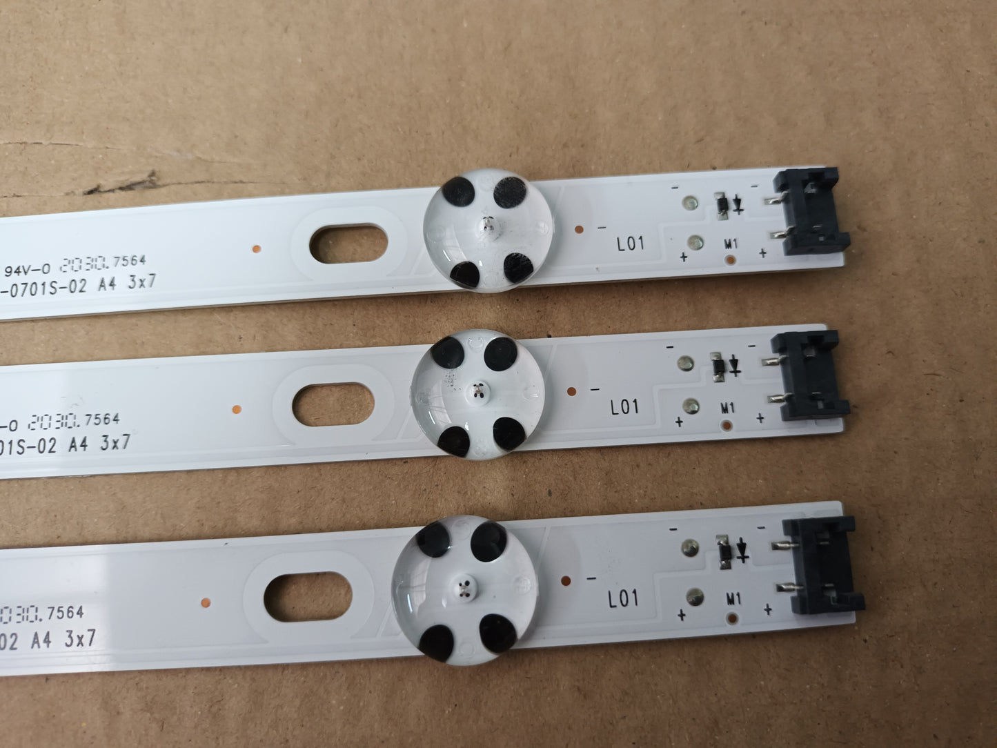 LG43UN71006, KIT TIRAS LED (ref,113)