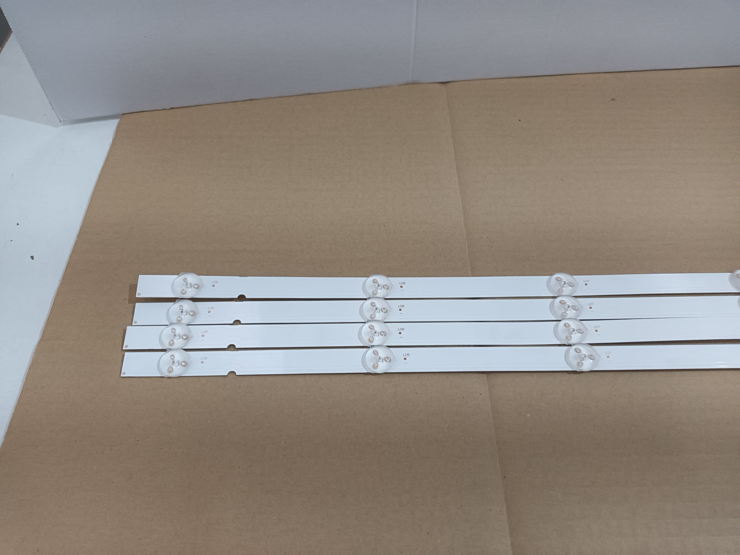 LG49UN710061B, KIT TIRAS LED (ref,132)
