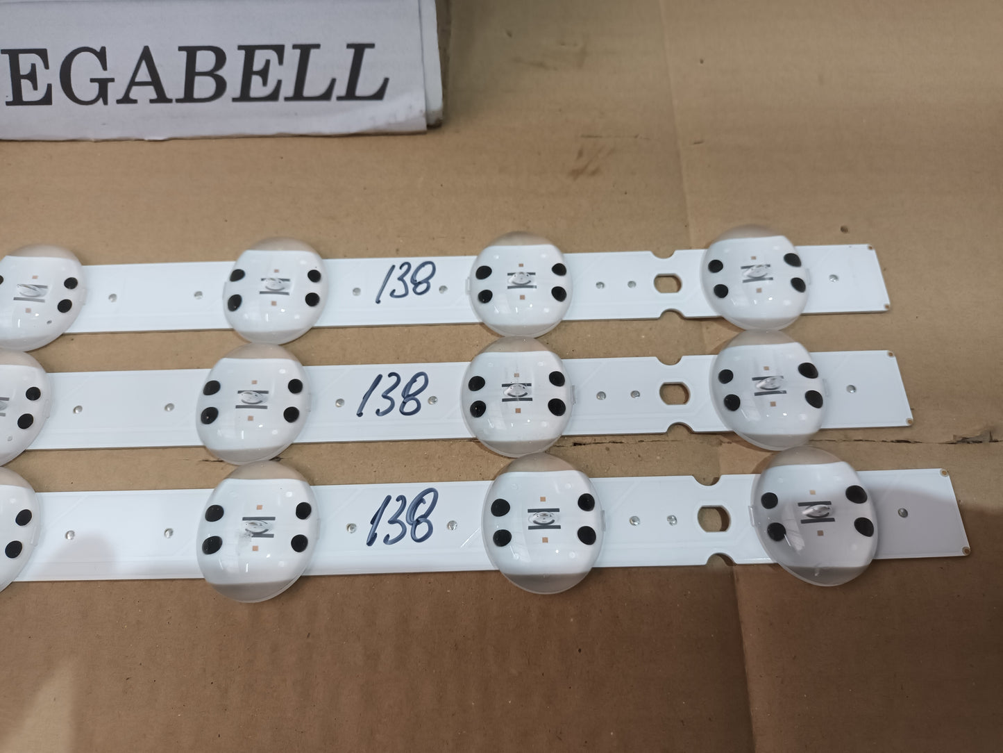 LG43UM81006LB, KIT TIRAS LED (ref,138)