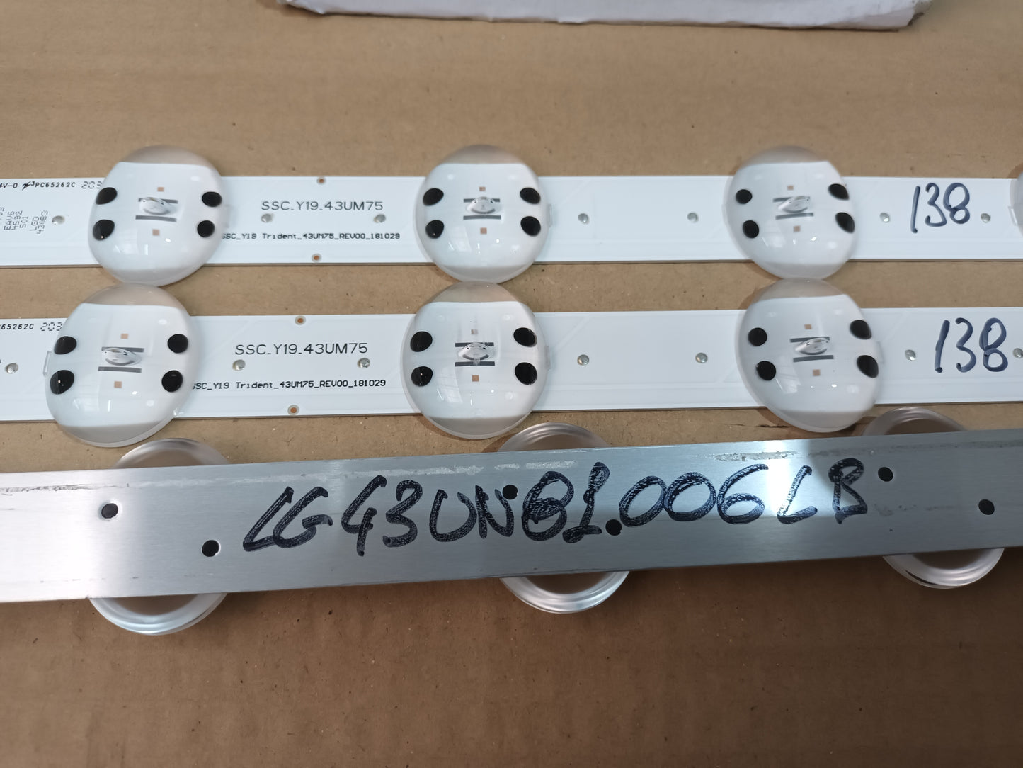 KIT 3 tiras de retroiluminación , desmontadas de LG43UM81006LB