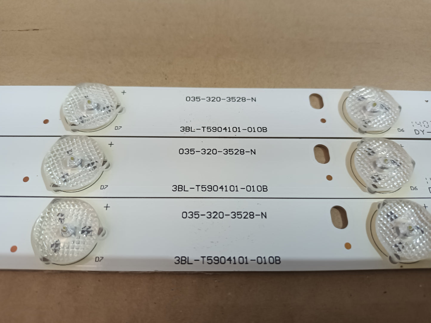 POLAROID 32R4PR004, KIT TIRAS LED (ref,182)