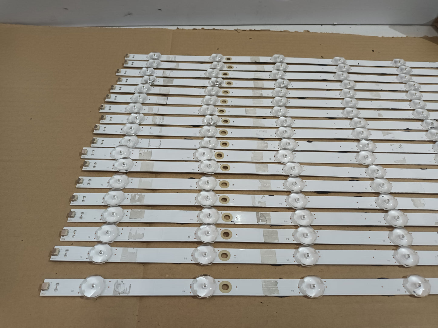 PHILIPS 70PUS8556/12, KIT TIRAS LED (ref,223)