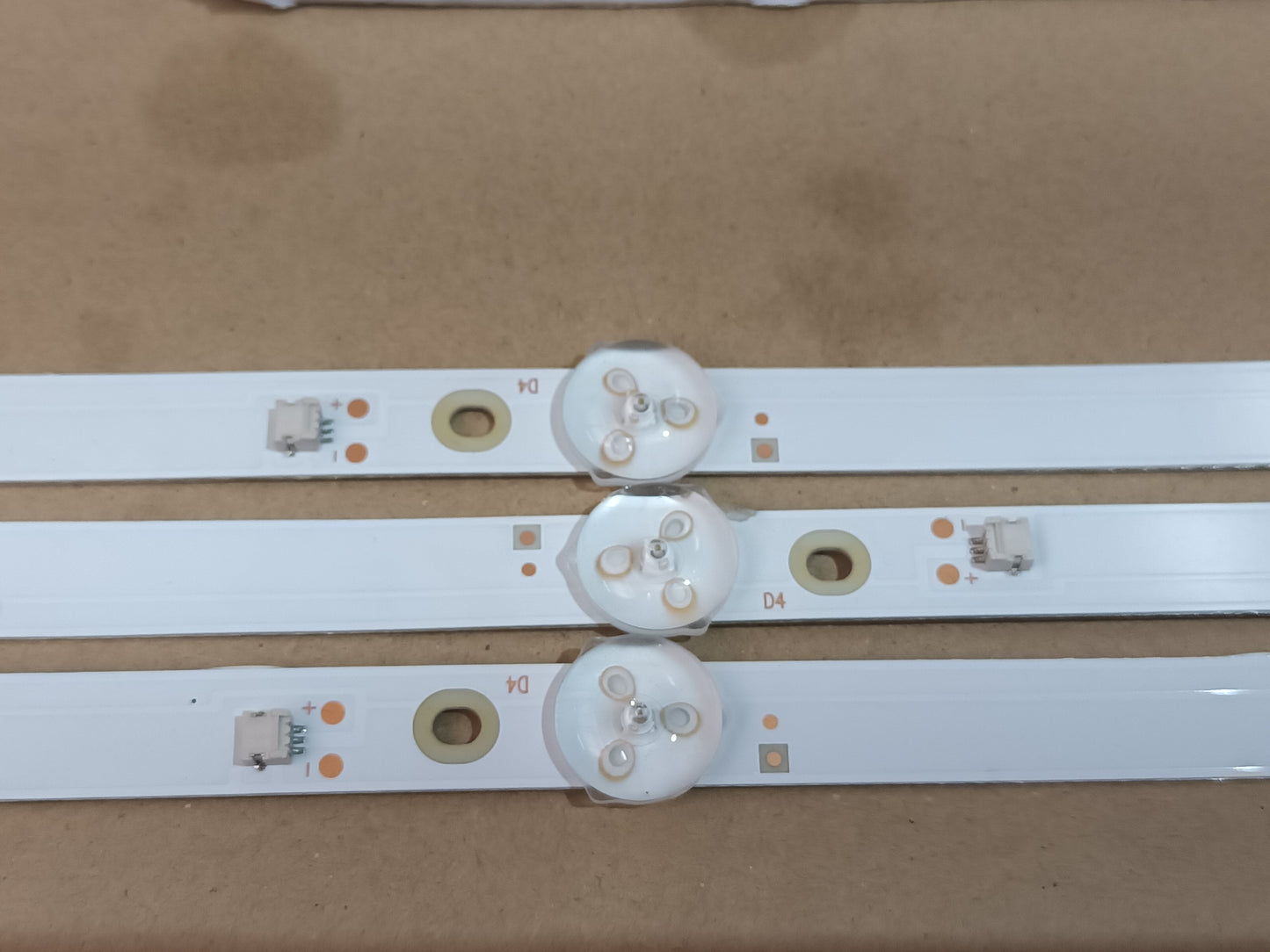 KIT 3 tiras de retroiluminación de MANTA 40LFA19S
