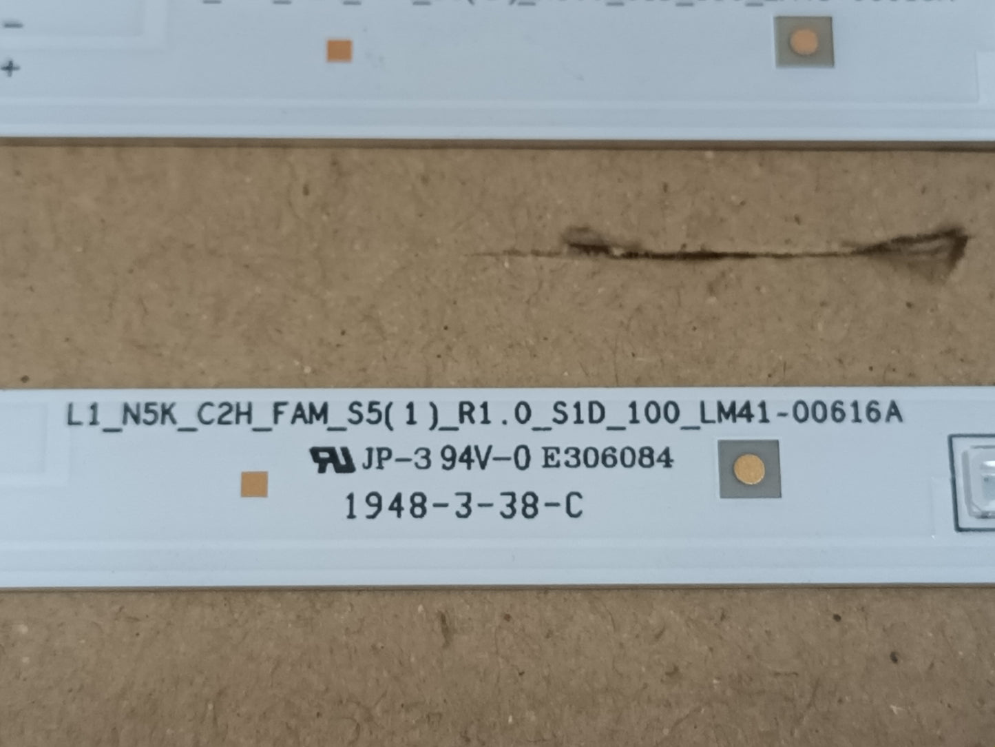 KIT 2 tiras de retroiluminación de SAMSUNG UE32T4305AK