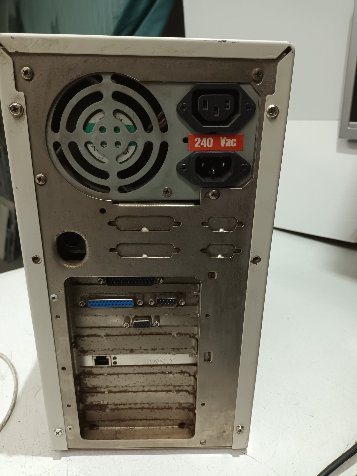 Pc retro, Pentium, caja at con display (n-19)