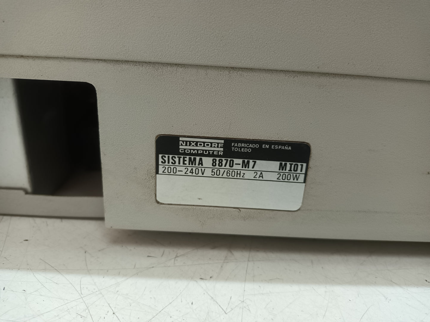 NIXDORF COMPUTER 8870-M7