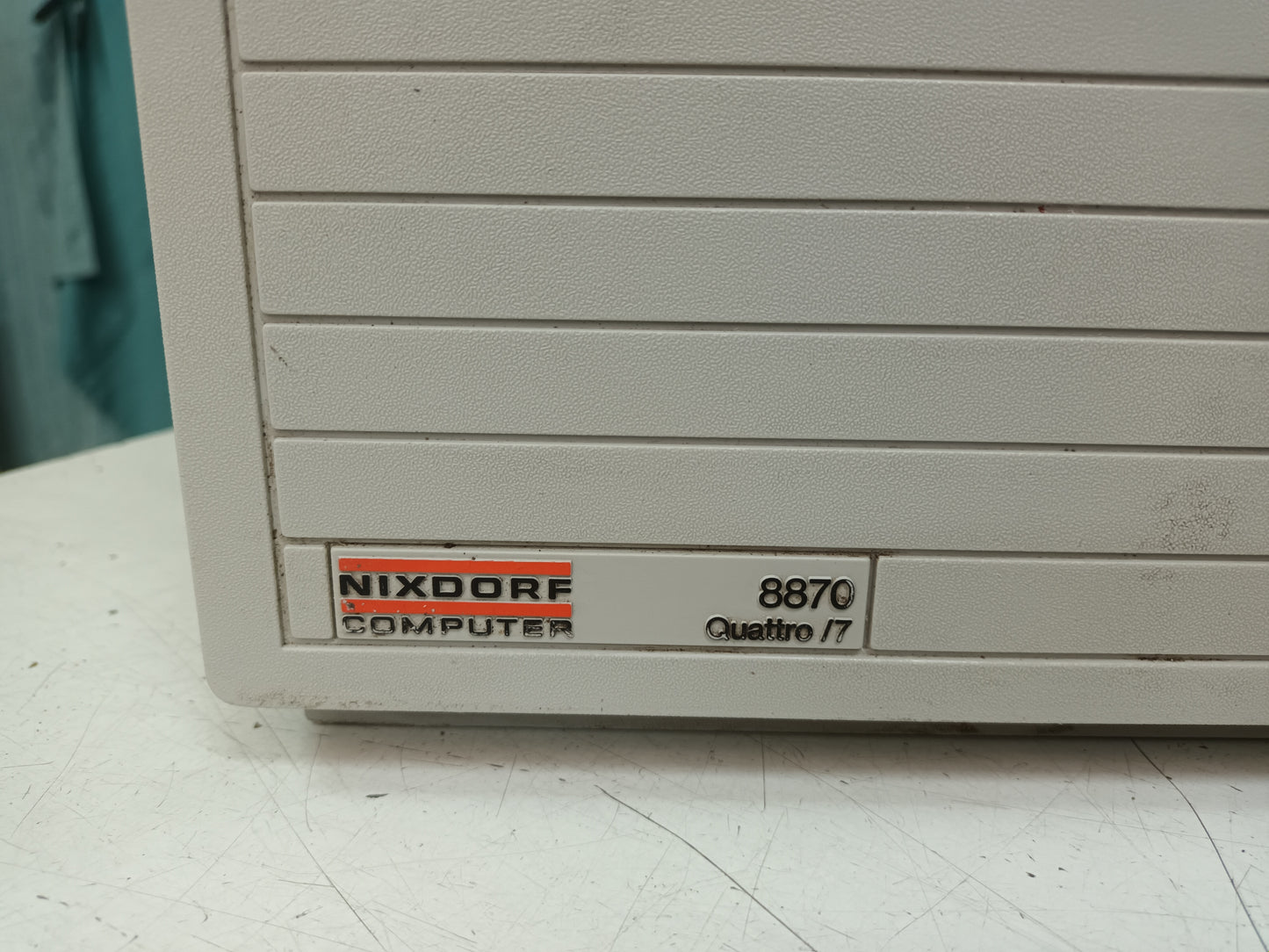 NIXDORF COMPUTER 8870-M7