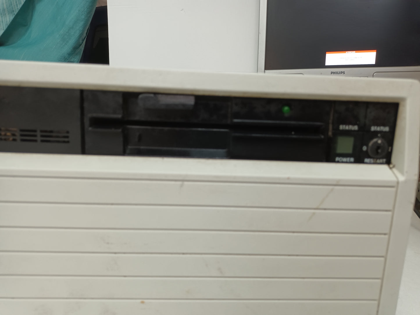 NIXDORF COMPUTER 8870-M7