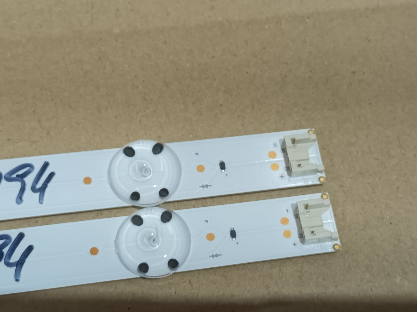 KIT 2 tiras de retroiluminación de LG32LJ610V