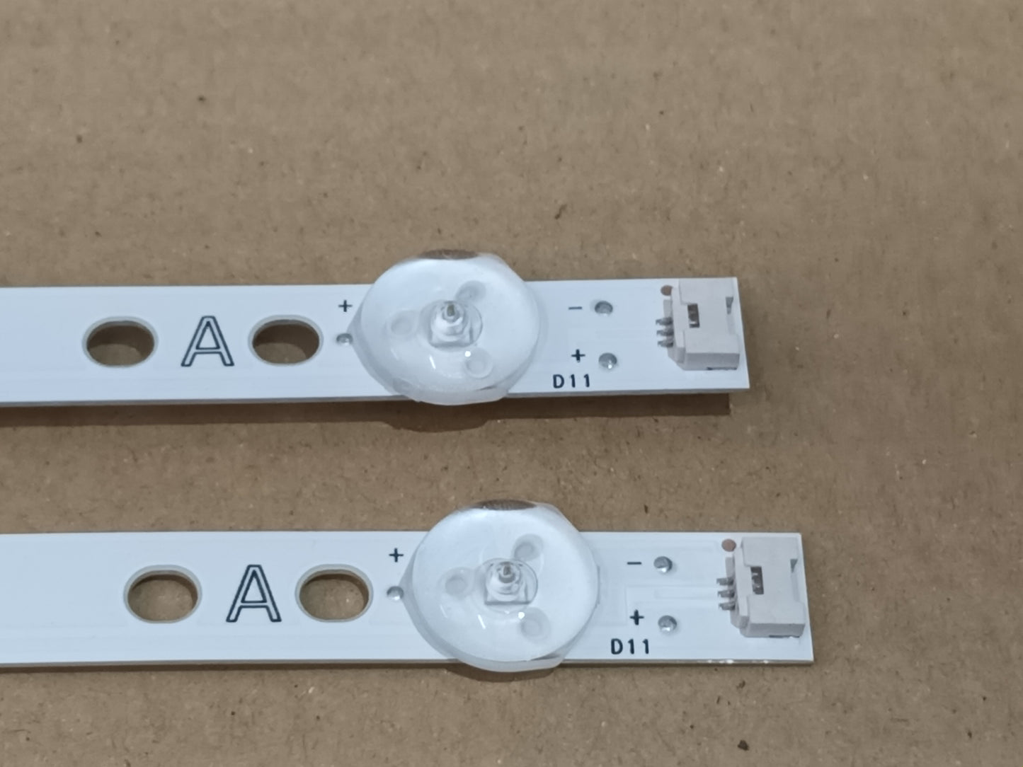 KIT 2 tiras de retroiluminación de TELEFUNKEN 40DTF824