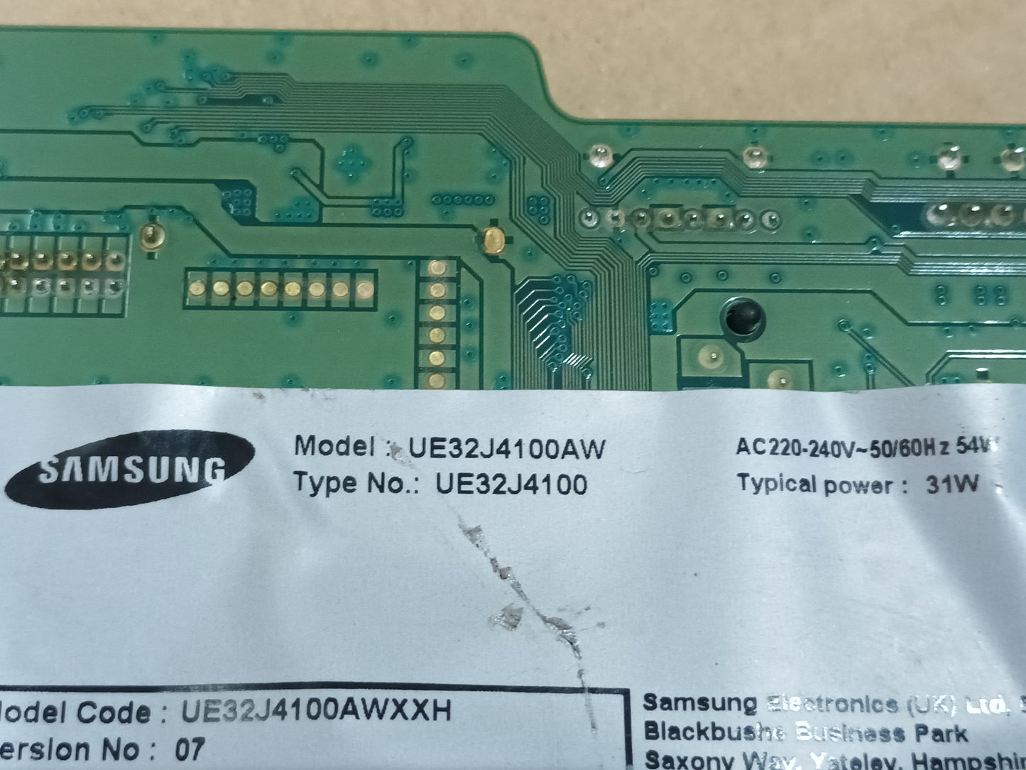 SAMSUNG UE32j4100AW, componentes (ref-11)