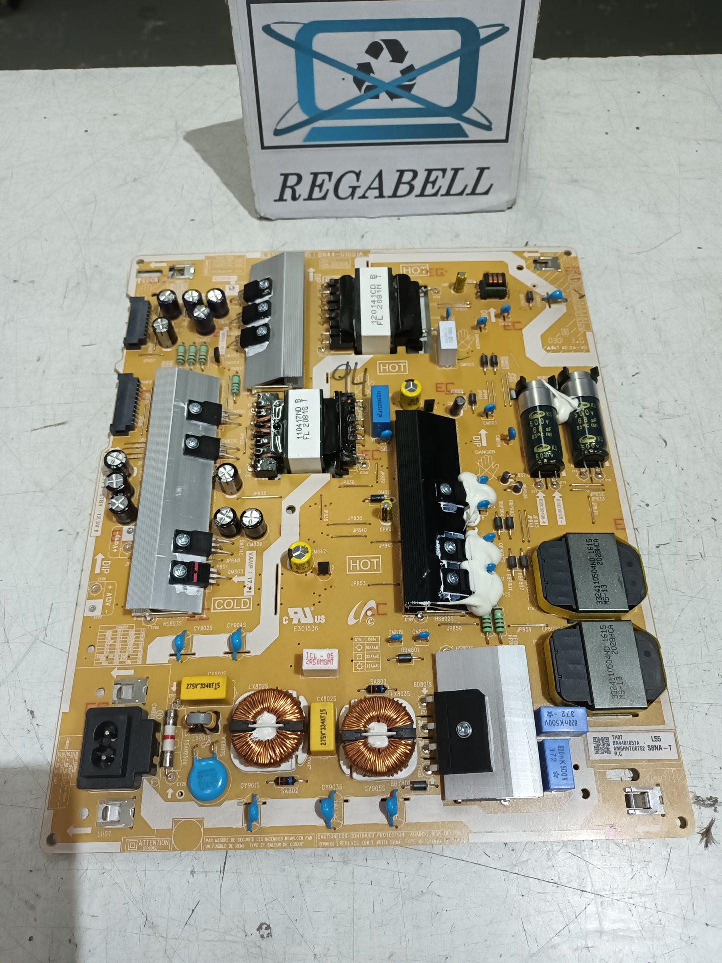 PSU, BN44-01051A, NUEVA SIN USAR, de SAMSUNG QE49Q86TAT