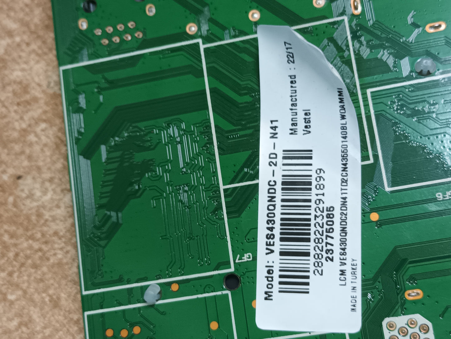 PLACA T-COM, B002HW701, desmontada de televisión JVC LT43VA3000,