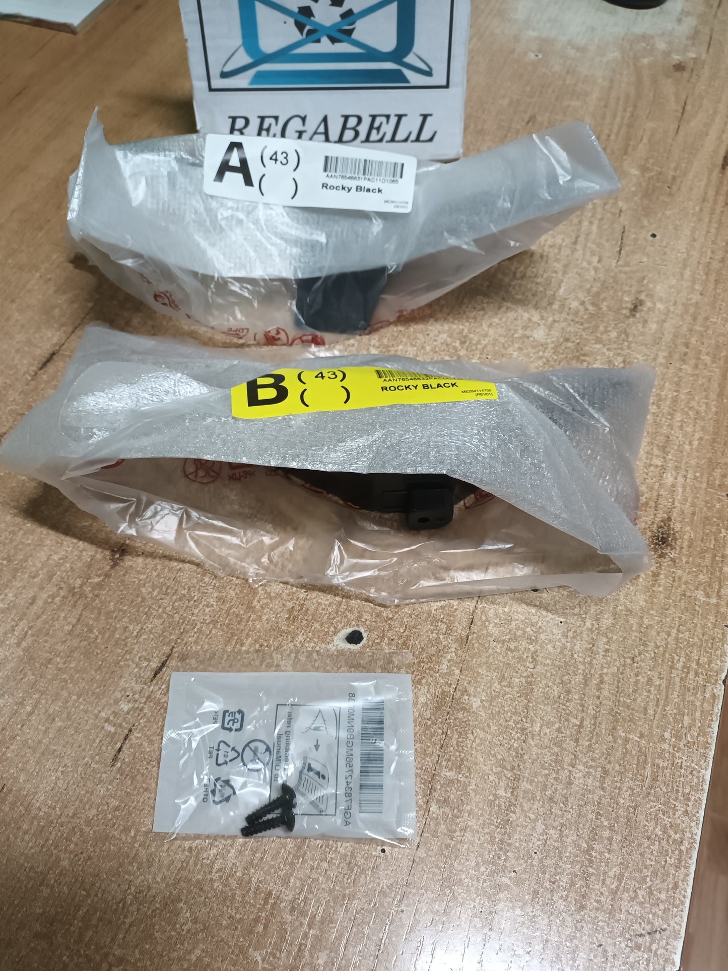 PIES TV lg de 43", MAN649640, (NUEVOS SIN USAR)
