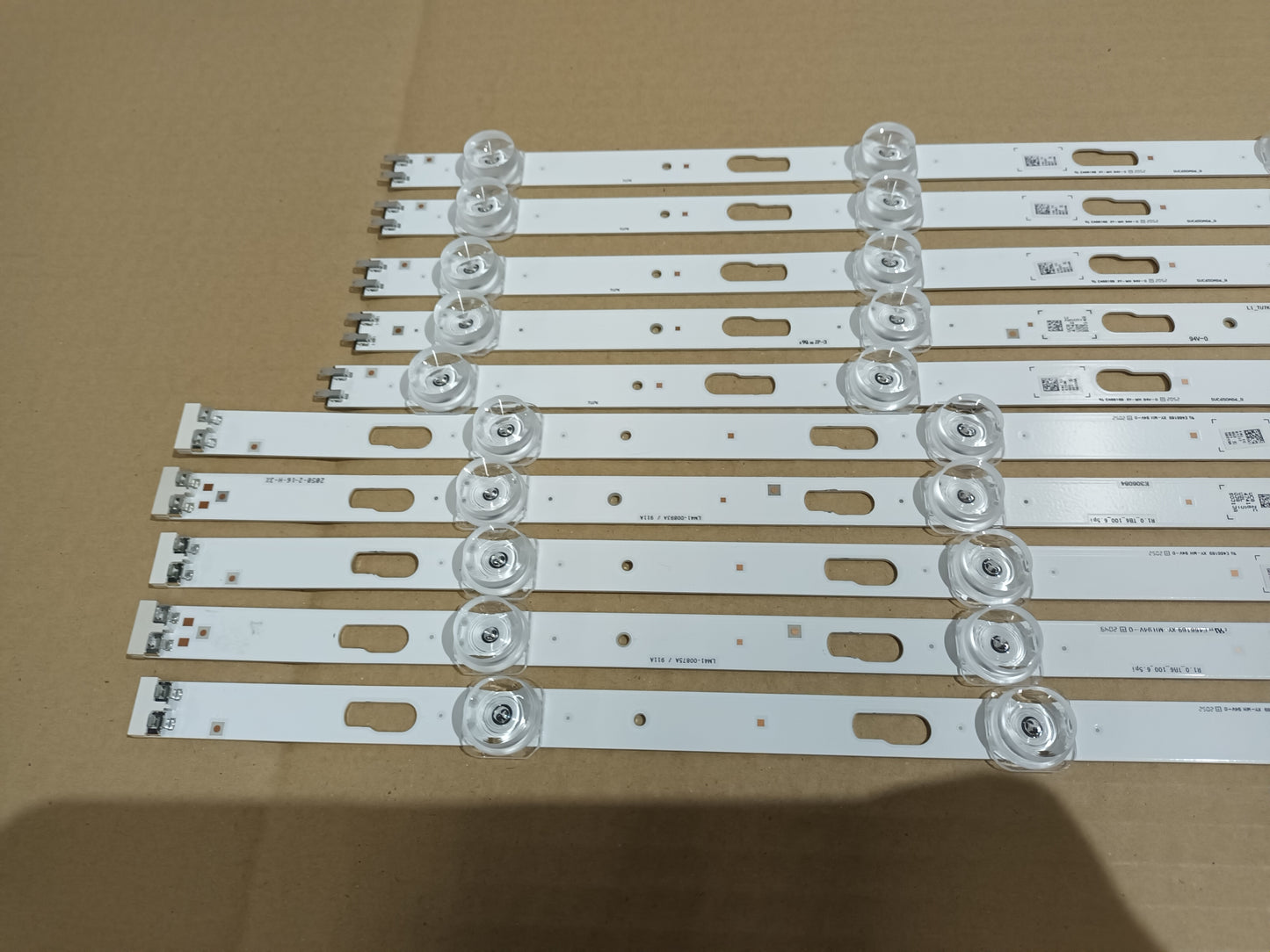 UE65AU7105K, KIT 10 TIRAS LED NUEVAS, (ref,213)