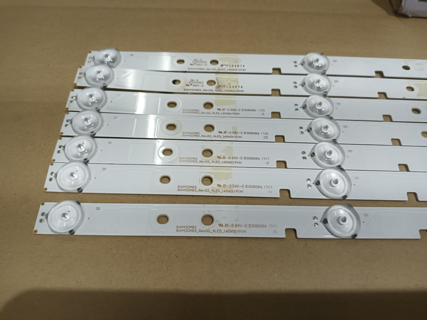 HISENSE H43N5300, KIT 7 TIRAS LED (ref.226)