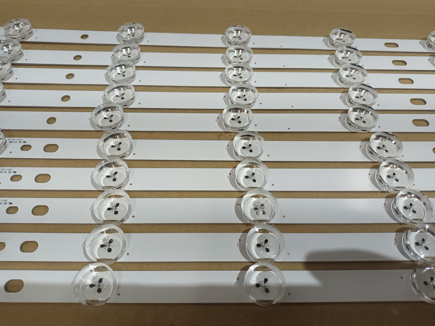 LG42LS3450, KIT 10 TIRAS LED (ref.33)