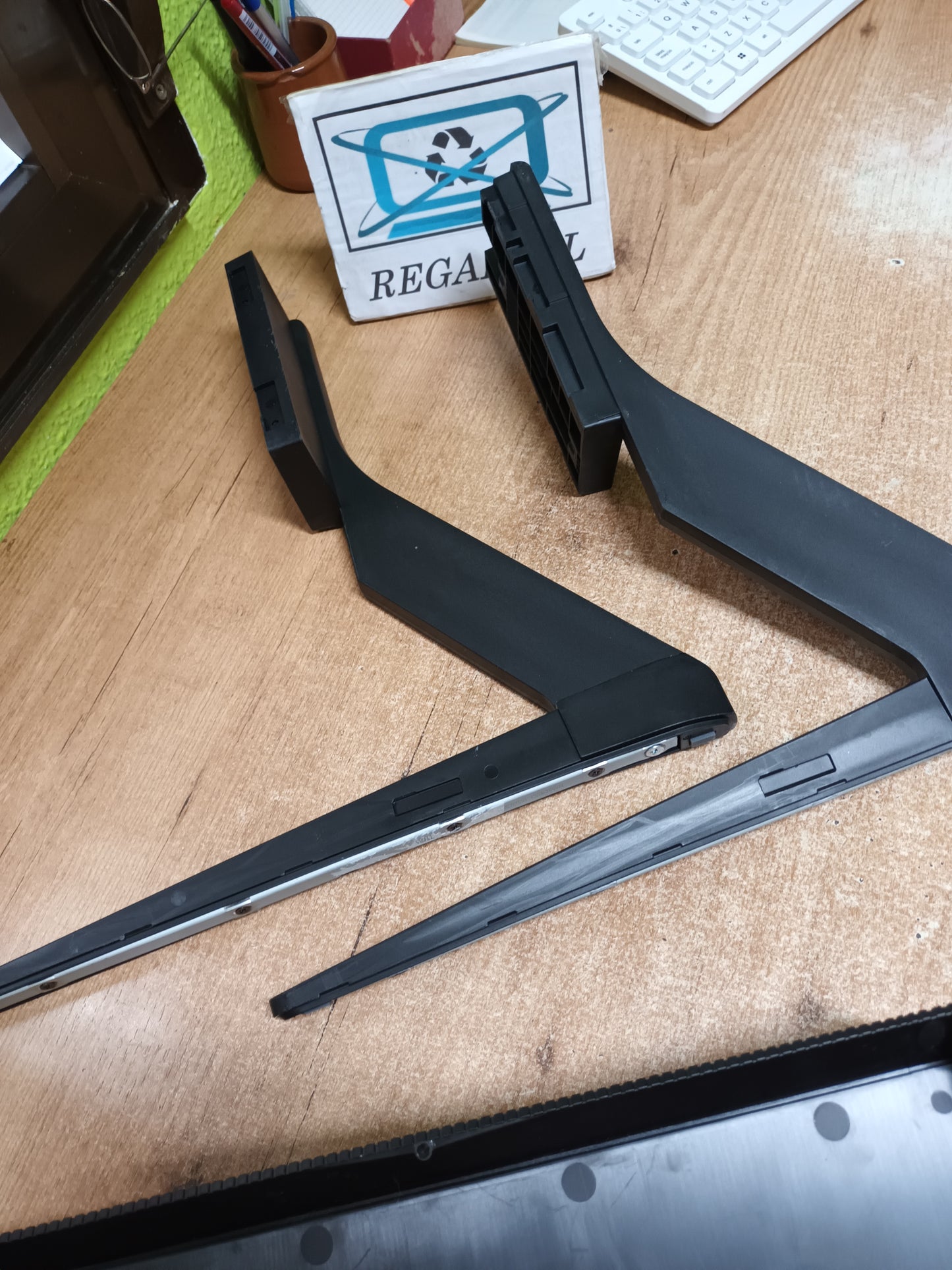 PIES DE TV TCL 55P655, NUEVOS SIN USAR