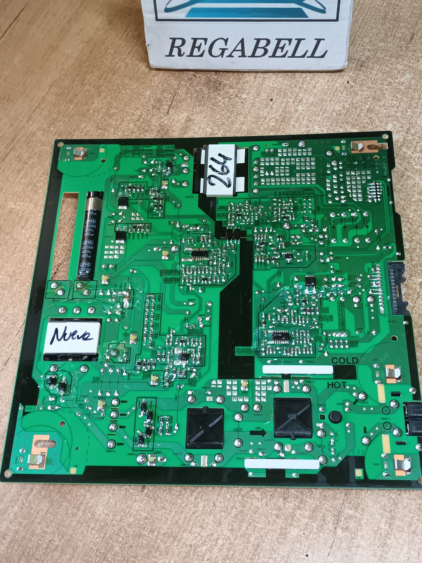 BN44-01110A, NUEVA SIN USAR, de TV SAMSUNG UE50AU8005K,