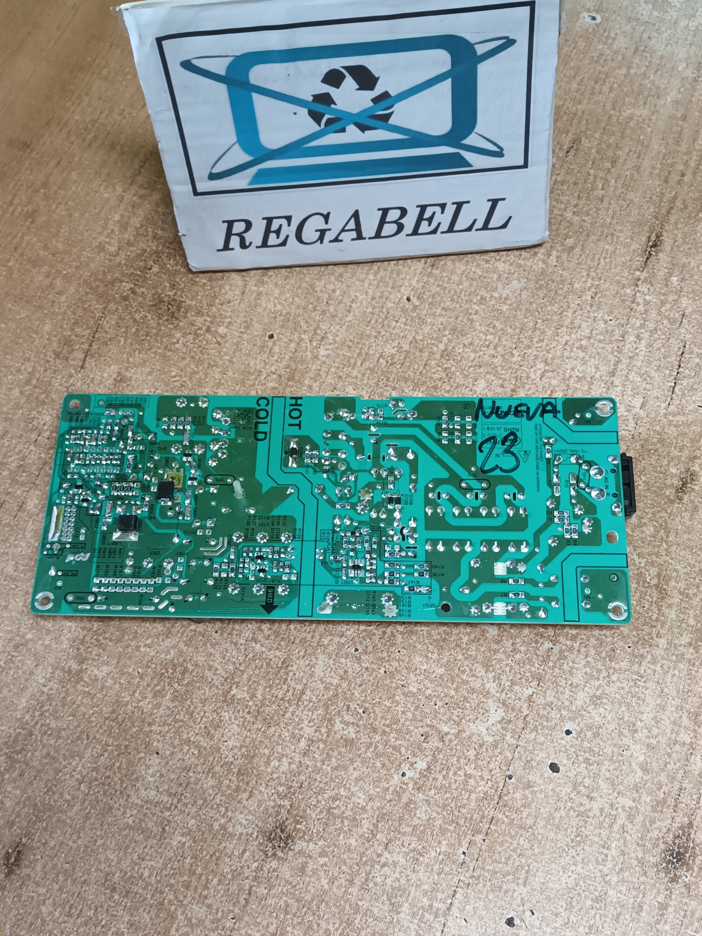 PW.A100W2.772, NUEVA SIN USAR, de TV TCL 43P655,