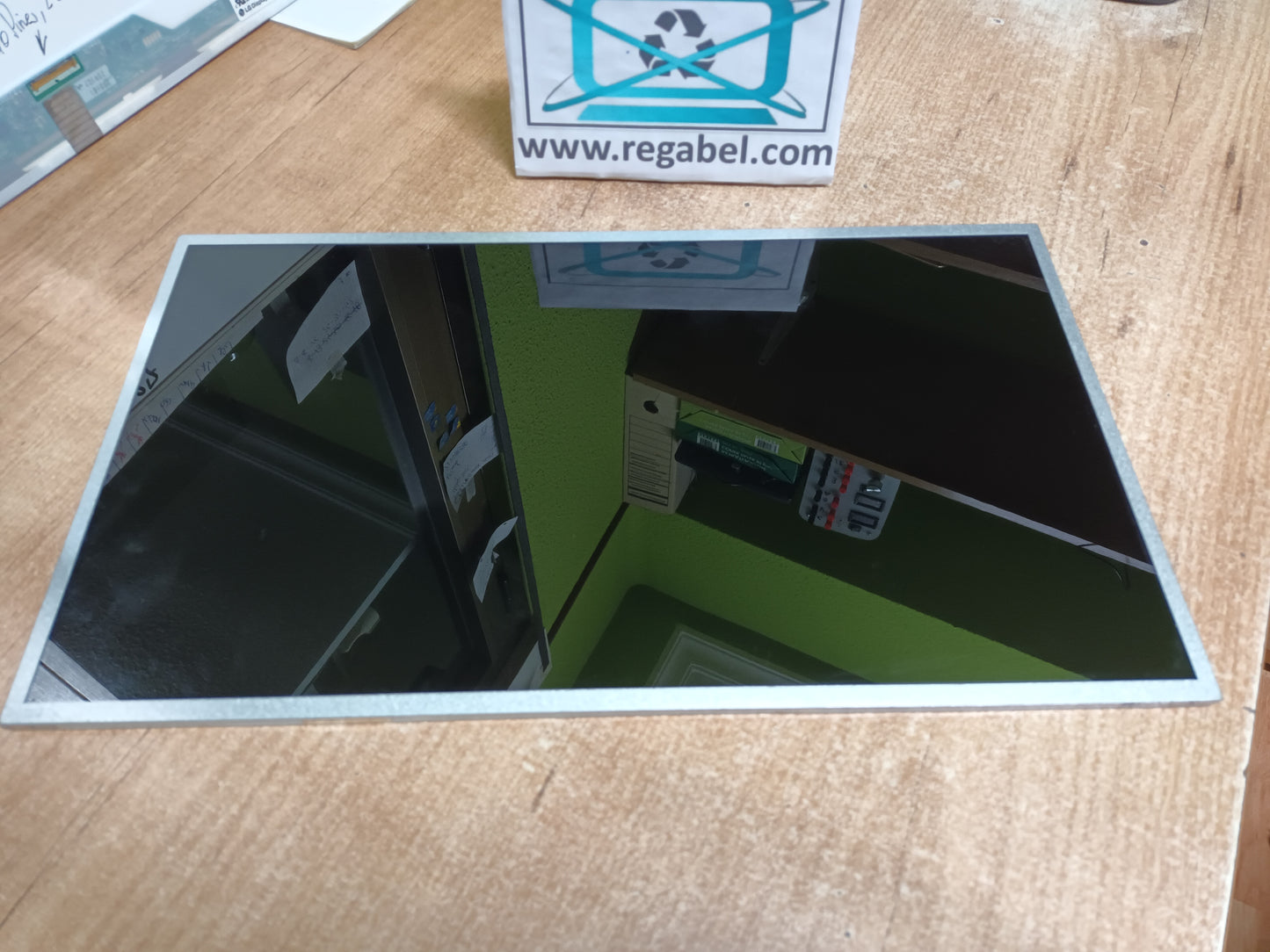 Pantalla B173RW01 V3