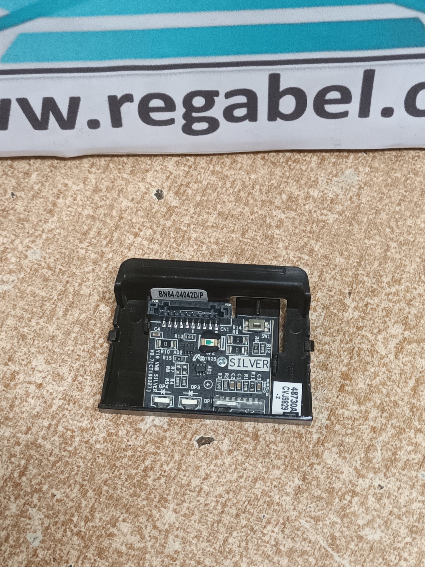 SAMSUNG UE55RU7405U, SENSOR IR