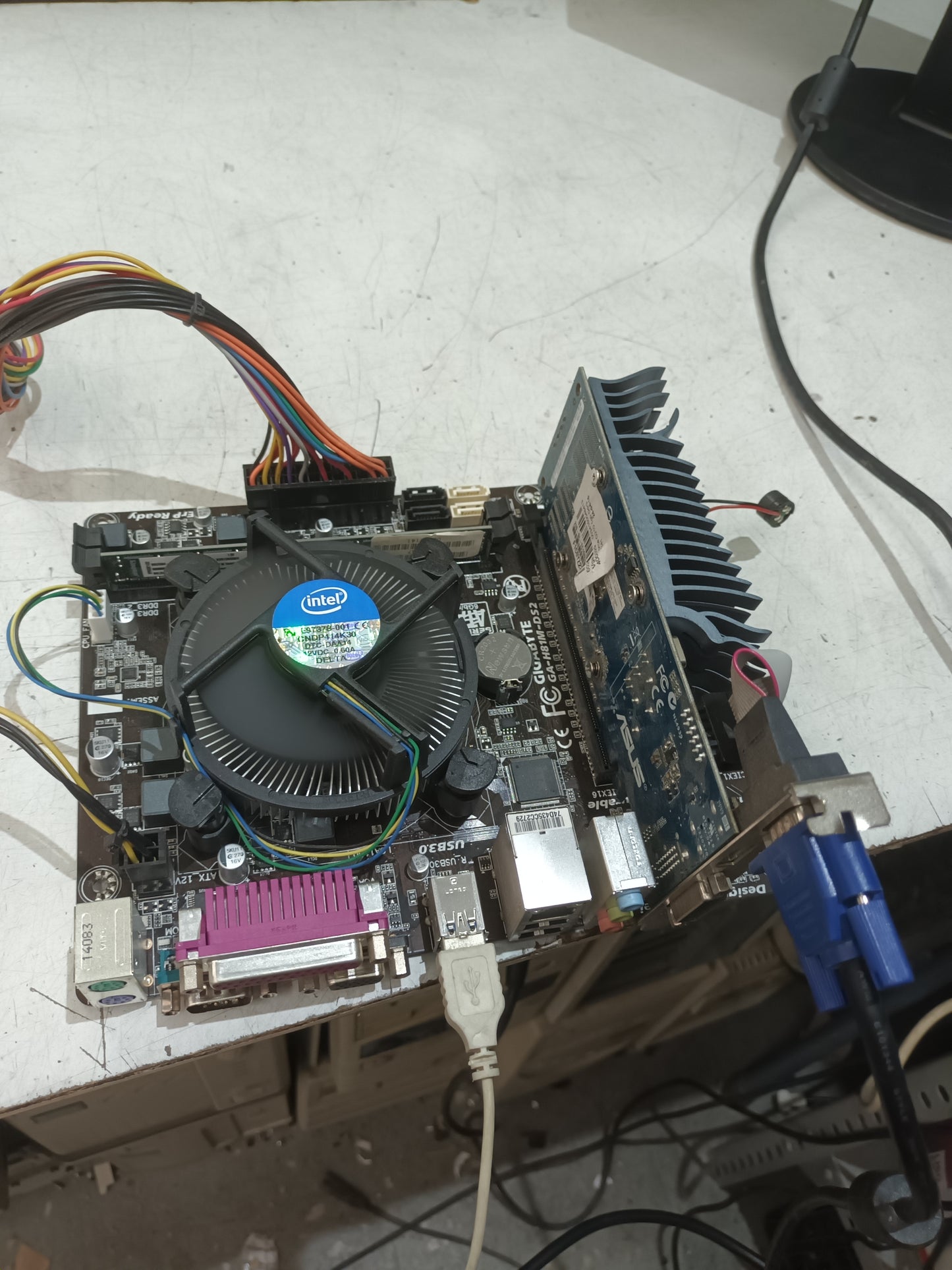 Placa base Gigabyte GA-H81M-DS2, (ref-4)