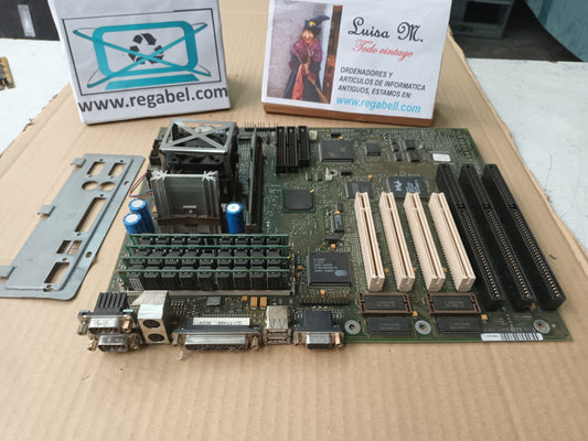 Placa base con Intel Pentium mmx 166MHz