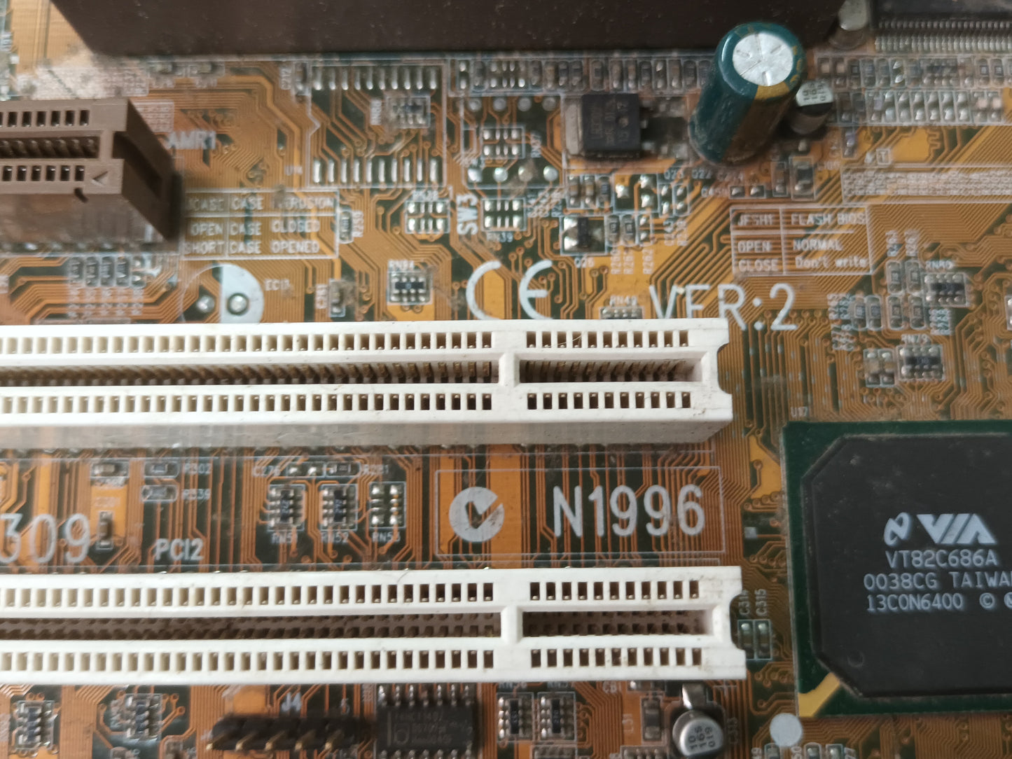 PLACA BASE, PROCESADOR PENTIUM III, 667MHZ, (PL-24
