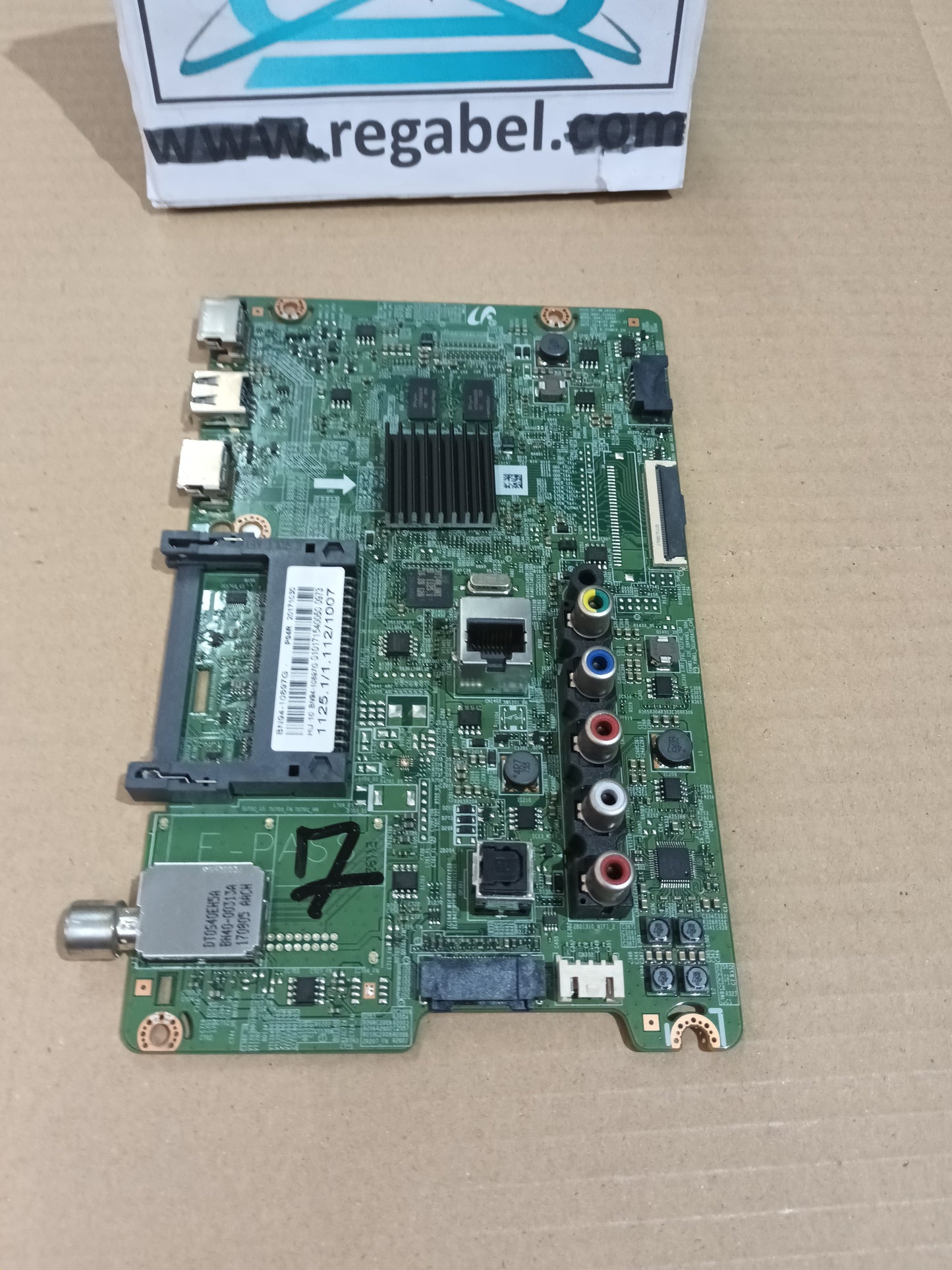 Placa main, BN94-10897G, de TV SAMSUNG UE40J5200AW,