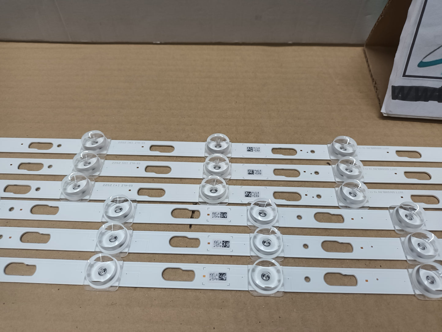 SAMSUNG UE50AU7175U, KIT 6 TIRAS DE LED, (ref-149)